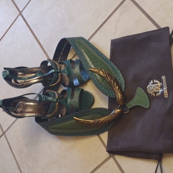 Roberto Cavalli Shoes - Rare set of belt & shoes w wings Roberto Cavalli